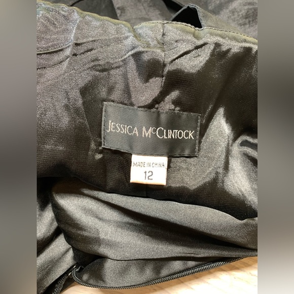 Jessica McClintock Ruched Front Cocktail Dress - Picture 16 of 17